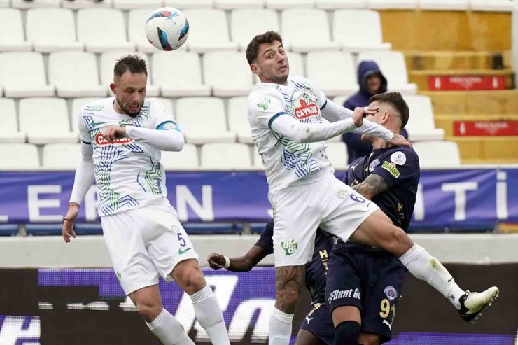 TRENDYOL SÜPER LİG: KASIMPAŞA: 2 - ÇAYKUR RİZESPOR: 1 (İLK YARI)