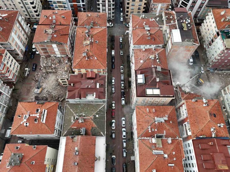 BAHÇELİEVLER KENTSEL DÖNÜŞÜMDE İLK SIRADA: AYNI ANDA ONLARCA RİSKLİ BİNA YENİLENİYOR