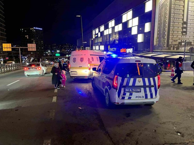 BAHÇELİEVLER’DE AVM ÖNÜNDE SİLAHLI SALDIRI: 1 YARALI