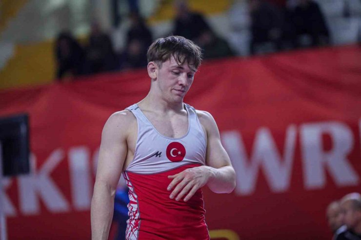 U23 SERBEST TÜRKİYE GÜREŞ ŞAMPİYONASI’NDA İLK GÜN SONA ERDİ