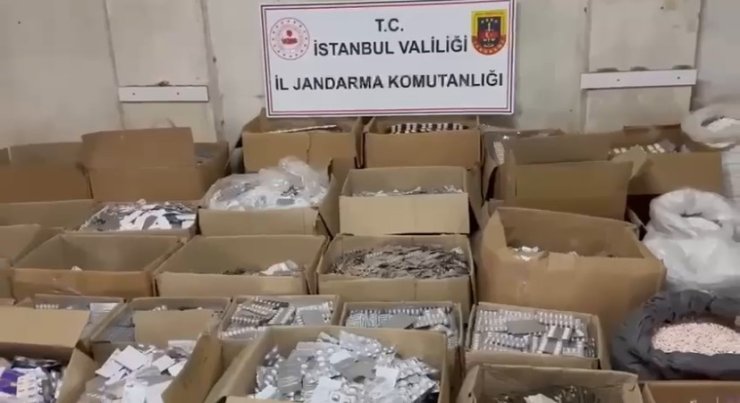 İSTANBUL’DA 2 MİLYAR LİRALIK SAHTE İLAÇ OPERASYONU: 6 KİŞİ TUTUKLANDI