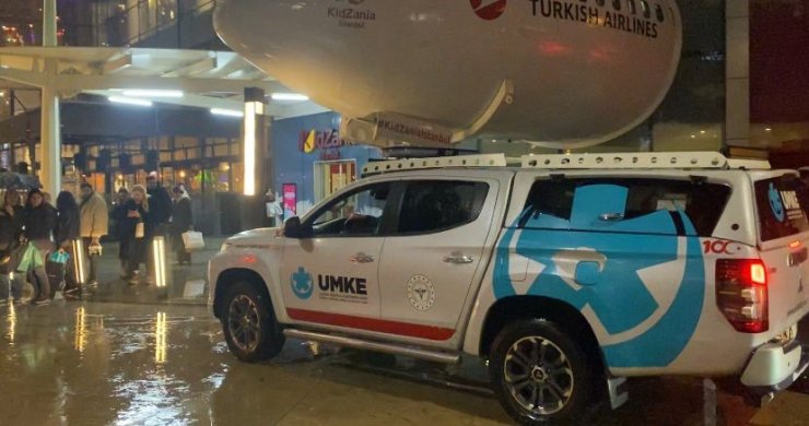 AKASYA AVM’DE YANGIN PANİĞİ