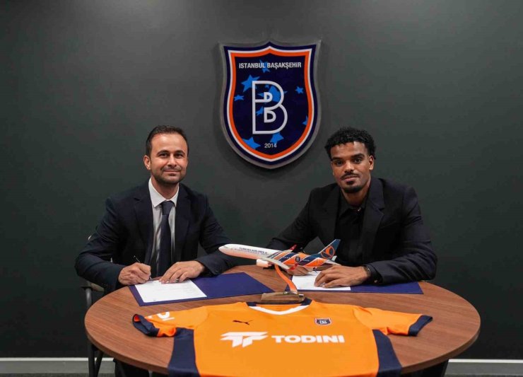 BAŞAKŞEHİR, 5 FUTBOLCU TRANSFER ETTİ