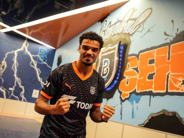 BAŞAKŞEHİR, 5 FUTBOLCU TRANSFER ETTİ