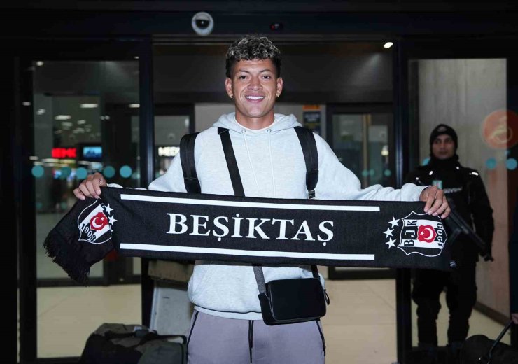 CD LA EQUİDAD TEKNİK DİREKTÖRÜ ALEXİS GARCİA, ESKİ OYUNCUSU ELAN RİCARDO’YU ANLATTI