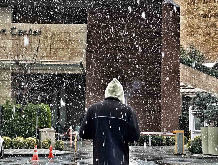 İSTANBUL’DA KAR YAĞIŞI ETKİLİ OLMAYA BAŞLADI