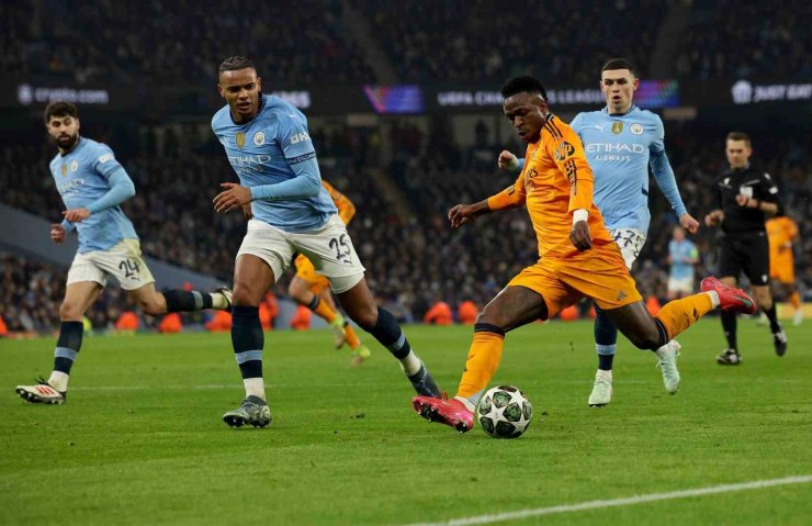 REAL MADRİD’DEN MANCHESTER’DA GERİ DÖNÜŞ