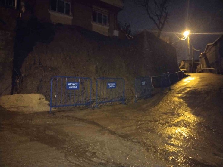 BEYKOZ’DA İSTİNAT DUVARI ÇÖKTÜ, 2 KATLI BİNA TEDBİR AMAÇLI BOŞALTILDI