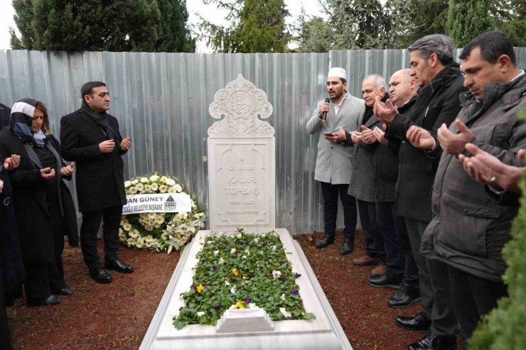 BEYOĞLU BELEDİYE BAŞKANI İNAN GÜNEY, MERHUM KADİR TOPBAŞ’I MEZARI BAŞINDA ANDI