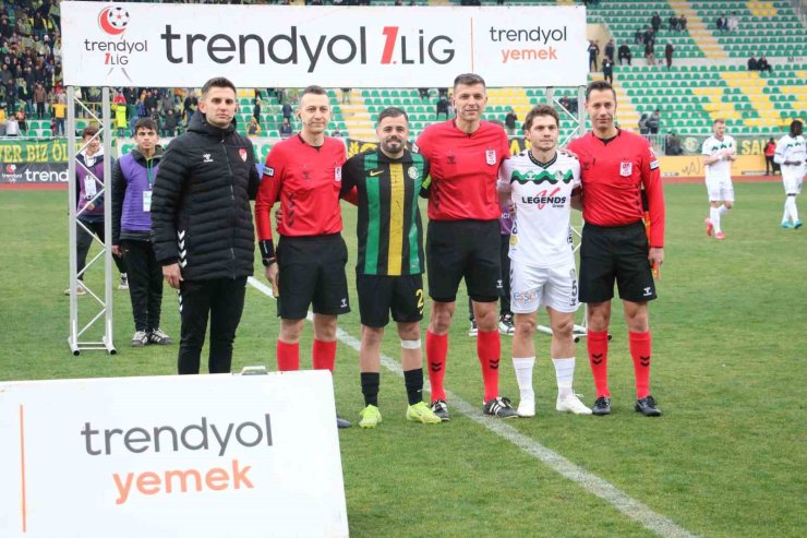 TRENDYOL 1. LİG: ŞANLIURFASPOR: 0 - SAKARYASPOR: 0 (MAÇ DEVAM EDİYOR)