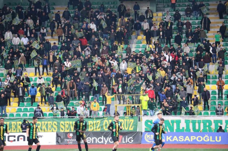 TRENDYOL 1. LİG: ŞANLIURFASPOR: 0 - SAKARYASPOR: 0 (MAÇ DEVAM EDİYOR)