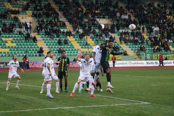 TRENDYOL 1. LİG: ŞANLIURFASPOR: 0 - SAKARYASPOR: 0 (MAÇ DEVAM EDİYOR)