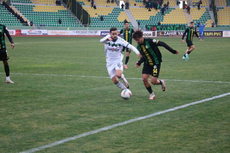 TRENDYOL 1. LİG: ŞANLIURFASPOR: 0 - SAKARYASPOR: 0 (MAÇ DEVAM EDİYOR)
