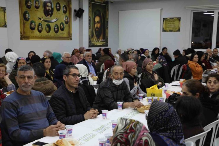 BÜYÜKÇEKMECE BELEDİYE BAŞKANI AKGÜN, VATANDAŞLARLA HIZIR LOKMASI’NI PAYLAŞTI