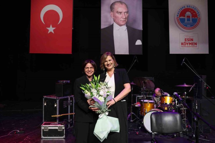 BİRSEN TEZER’DEN MUHTEŞEM KONSER