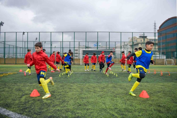 ESENYURT BELEDİYESİ’NDEN AMATÖR SPORA TAM DESTEK