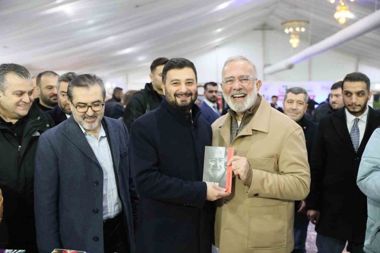 KAĞITHANE BELEDİYESİ KİTAP FUARI ZİYARETÇİLERE KAPILARINI AÇTI