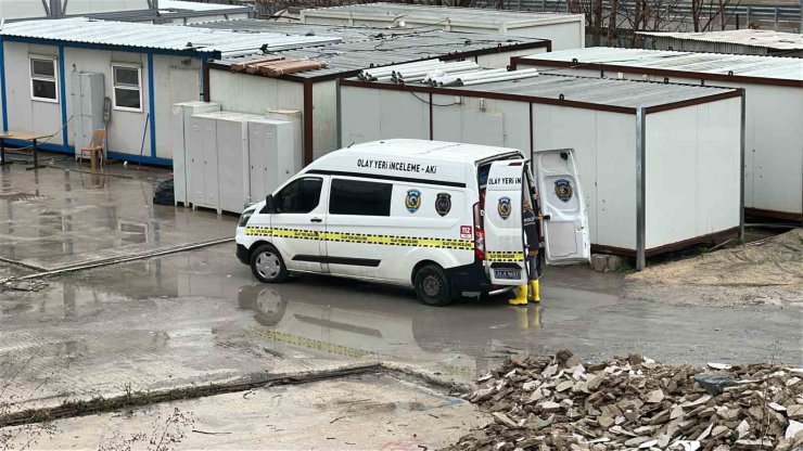 ÜMRANİYE’DE DEREDE ERKEK CESEDİ BULUNDU