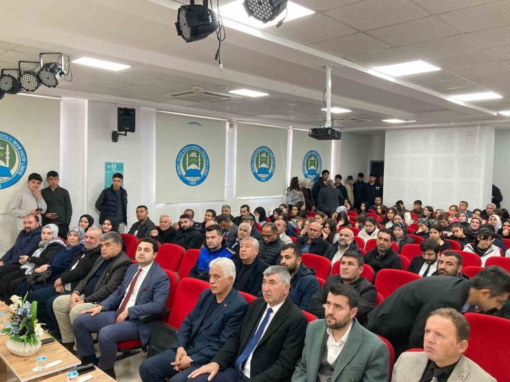 KÜTÜPHANEDE ŞEHİT HALİL İBRAHİM YİĞİT’İN ADI YAŞATILDI