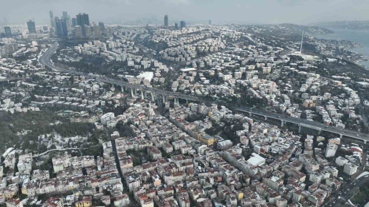 İSTANBUL BOĞAZI’NDA KAR MANZARASI