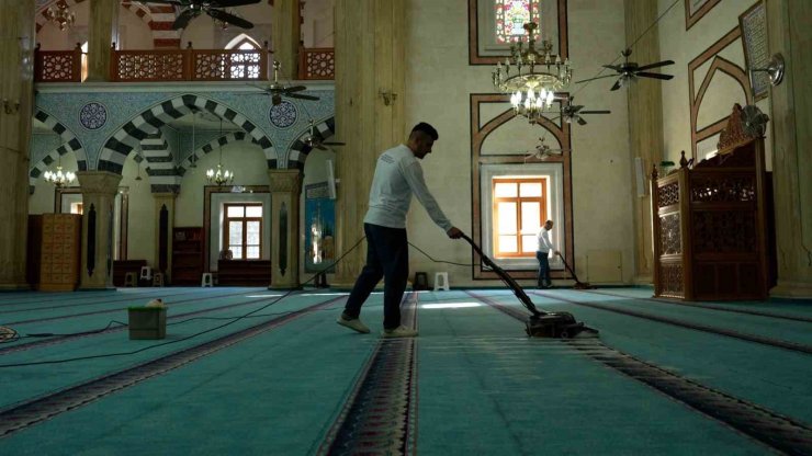 MALTEPE’NİN CAMİLERİ RAMAZAN’A HAZIR