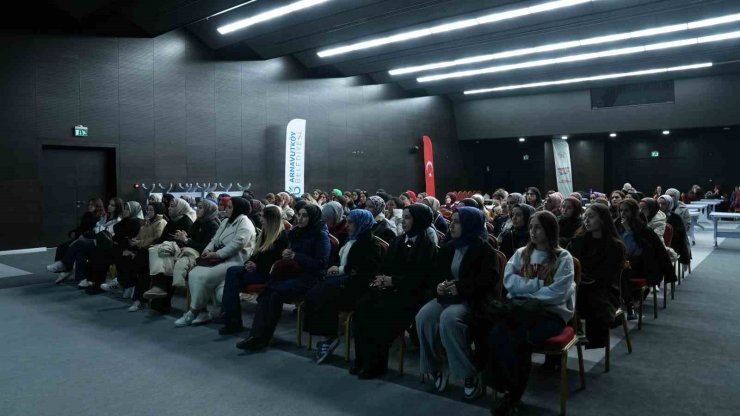 ARNAVUTKÖY BELEDİYESİ’NDEN YENİ EVLENECEK ÇİFTLERE EĞİTİM VE DESTEK