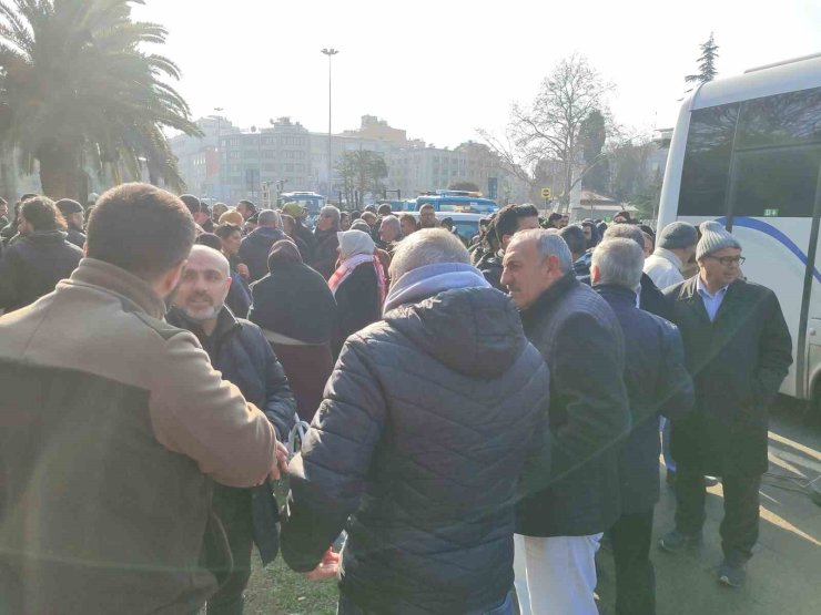 MİNİBÜSLERİ 8+1 TAKSİYE ÇEVRİLEN ESNAFTAN, İMAMOĞLU’NA TEPKİ
