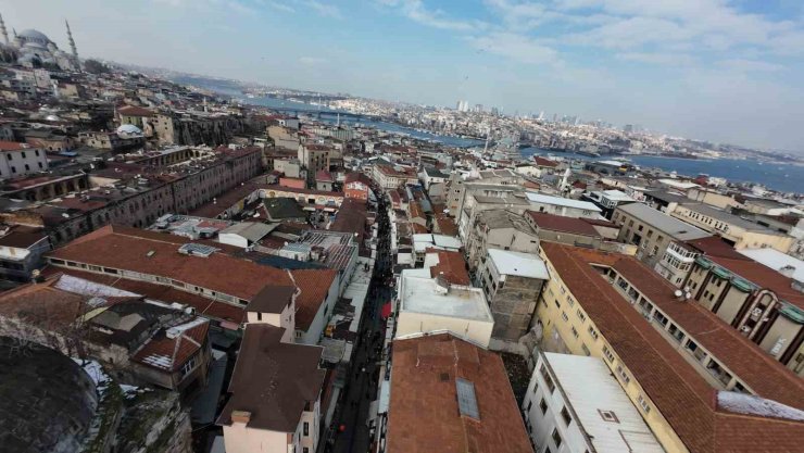EMİNÖNÜ’NDE RAMAZAN HAREKETLİLİĞİ