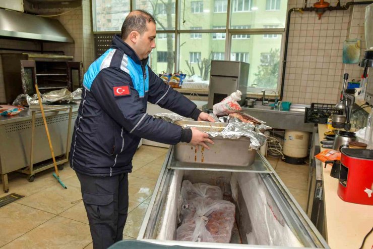 ESENYURT’TA HALK SAĞLIĞINI TEHDİT EDEN RESTORAN MÜHÜRLENDİ