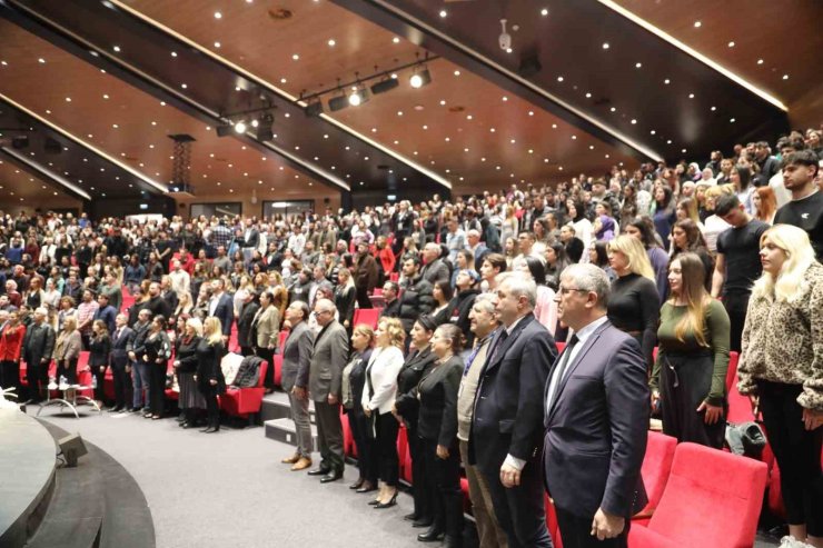 SANAT VE MEDYA DÜNYASI, İAÜ İLETİŞİM ÖDÜLLERİ’NDE BİR ARAYA GELDİ