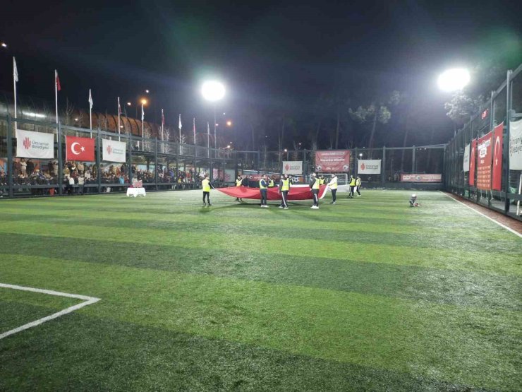 ’MAHALLEM FUTBOL TURNUVASI’ FİNALİNDE KAZANAN ÇAMLIK MAHALLESİ OLDU