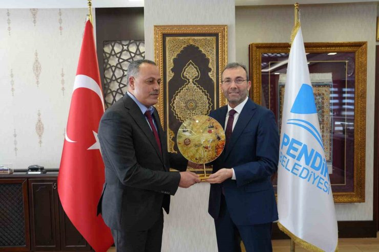 FİLİSTİNLİ BELEDİYE BAŞKANINDAN GÖZ YAŞARTAN İSTEK: "BİZE DEĞİL GAZZE’YE YARDIM EDİN"