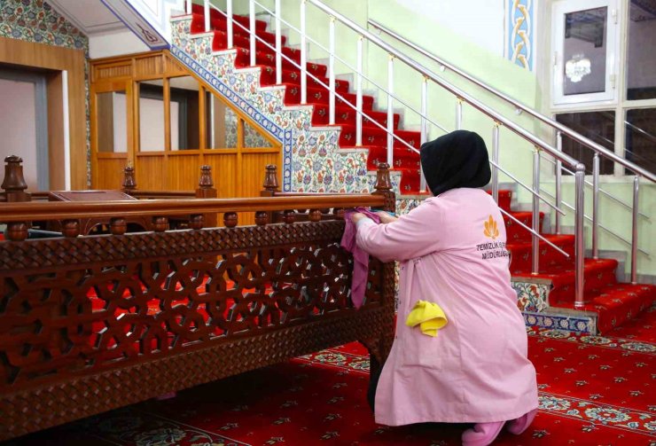 SULTANBEYLİ’DE CAMİLER RAMAZAN’A HAZIRLANIYOR