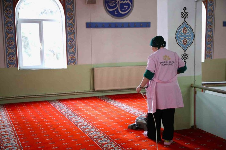 SULTANBEYLİ’DE CAMİLER RAMAZAN’A HAZIRLANIYOR