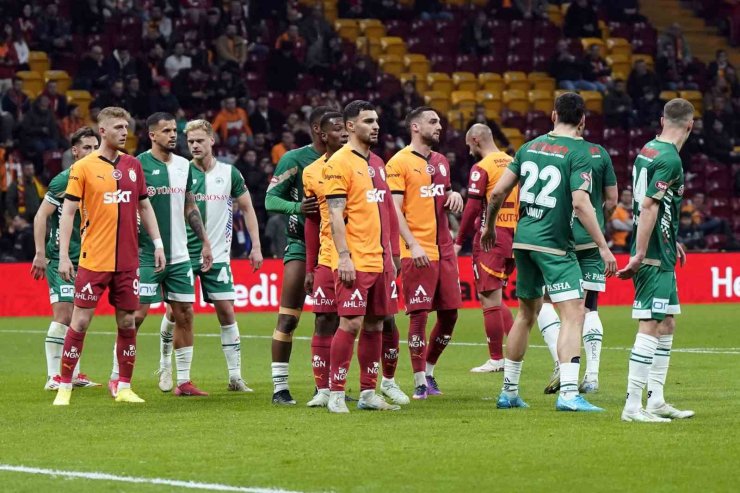 ZİRAAT TÜRKİYE KUPASI: GALATASARAY: 0 - KONYASPOR: 0 (İLK YARI)