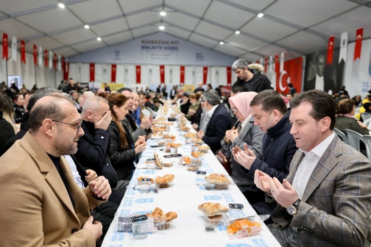 SİLİVRİ’DE RAMAZAN’IN İLK İFTARI ŞEHİT AİLELERİ VE GAZİLERLE YAPILDI
