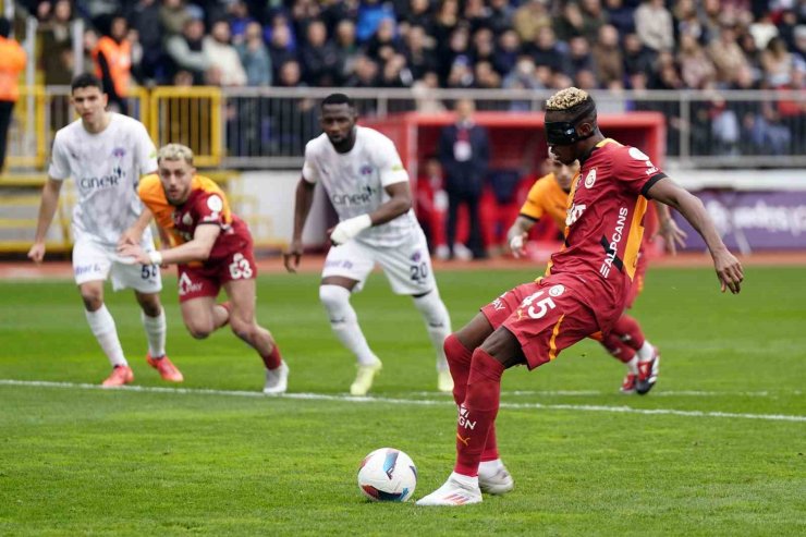 TRENDYOL SÜPER LİG: KASIMPAŞA: 0 - GALATASARAY: 1 (İLK YARI)
