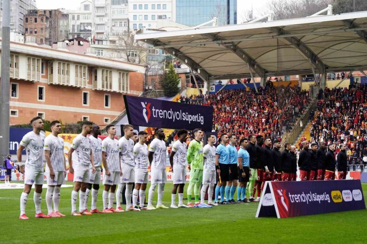 TRENDYOL SÜPER LİG: KASIMPAŞA: 0 - GALATASARAY: 1 (MAÇ DEVAM EDİYOR)