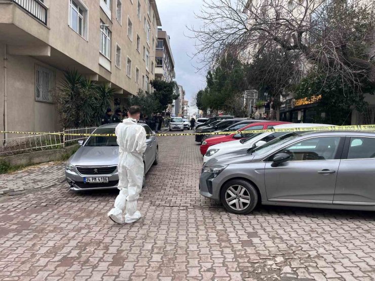 AVCILAR’DA BİR ADAM EŞİ VE 3 ÇOCUĞUNU VURUP İNTİHAR ETTİ