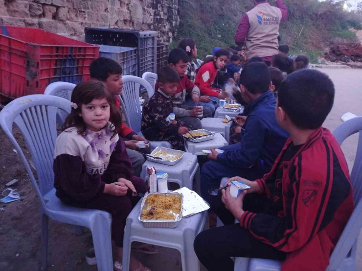 ESENLER’İN GELENEKSEL ‘ÇOCUK İFTARI’ GAZZELİ MİNİKLERLE GERÇEKLEŞTİ