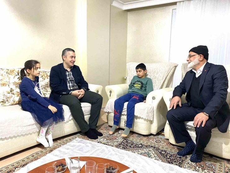 ESENYURT BELEDİYE BAŞKAN VEKİLİ CAN AKSOY’DAN GAZİ AİLESİNE ANLAMLI ZİYARET