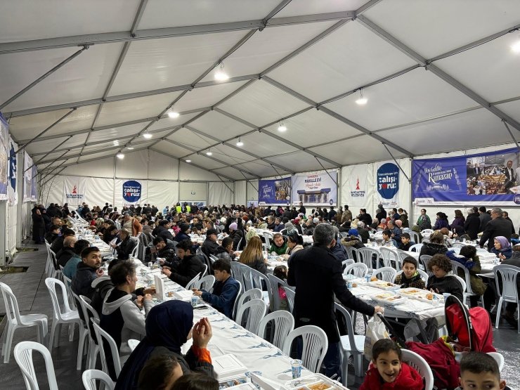 RAMAZAN AYININ MANEVİ HAVASI SANCAKTEPE’DE YAŞATILIYOR