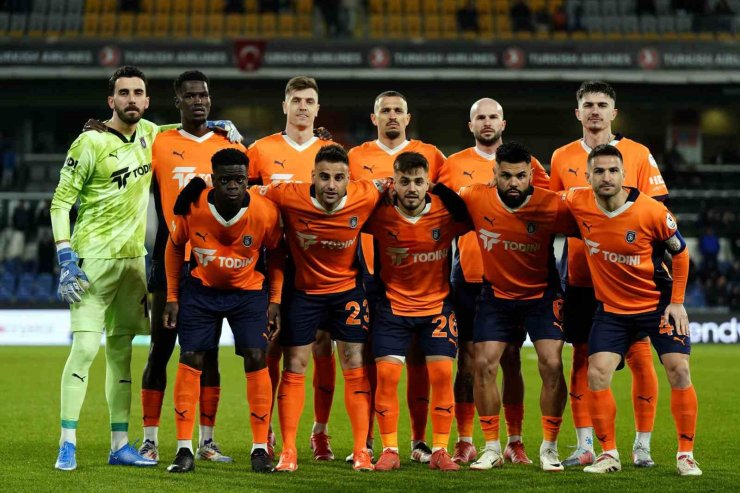 TRENDYOL SÜPER LİG: BAŞAKŞEHİR: 1 - SİVASSPOR: 0 (MAÇ DEVAM EDİYOR)