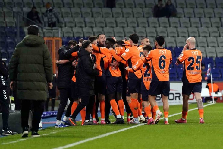 TRENDYOL SÜPER LİG: BAŞAKŞEHİR: 1 - SİVASSPOR: 0 (İLK YARI)