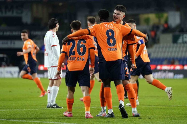 TRENDYOL SÜPER LİG: BAŞAKŞEHİR: 1 - SİVASSPOR: 0 (İLK YARI)