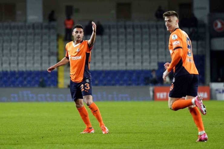 TRENDYOL SÜPER LİG: BAŞAKŞEHİR: 1 - SİVASSPOR: 0 (İLK YARI)