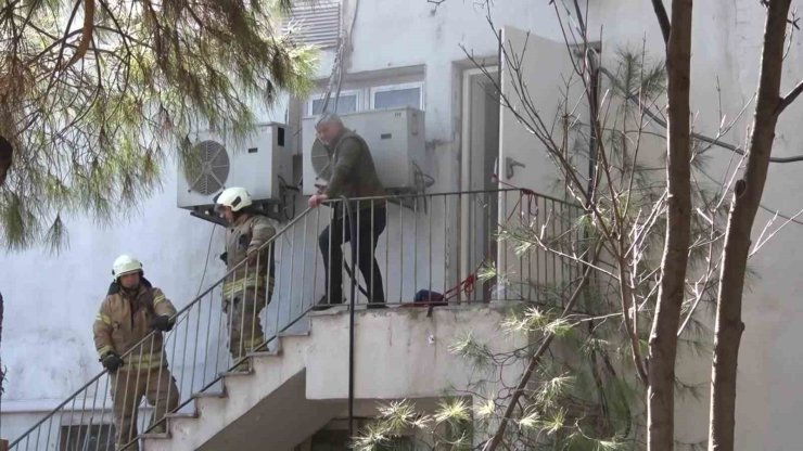 ÜSKÜDAR DEVLET HASTANESİ’NDE KORKUTAN YANGIN
