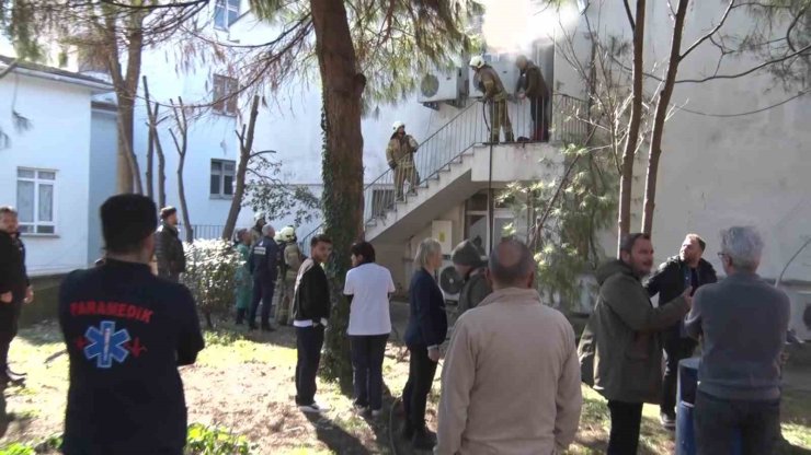 ÜSKÜDAR DEVLET HASTANESİ’NDE KORKUTAN YANGIN