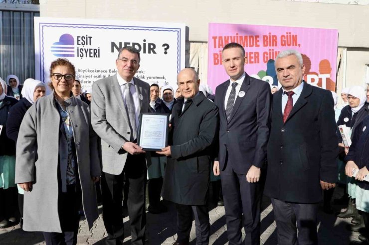 BÜYÜKÇEKMECE’DE 8 MART KADINLAR GÜNÜ’NDE KADIN İSTİHDAMINA ANLAMLI DESTEK