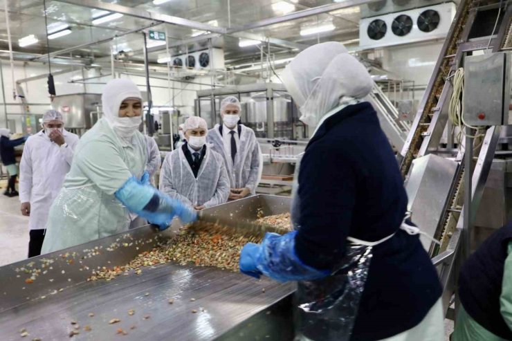 BÜYÜKÇEKMECE’DE 8 MART KADINLAR GÜNÜ’NDE KADIN İSTİHDAMINA ANLAMLI DESTEK